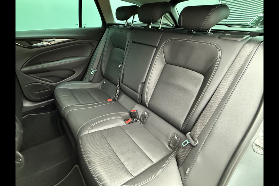 Opel Insignia Sports Tourer BWJ 10-2020 | 1.5T 165PK Business Executive | LEER | TREKHAAK | STOELVERW | NAVI | CLIMA | CARPLAY | PDC | PRIVACY GLASS |