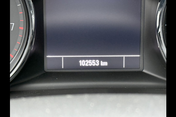 Opel Insignia Sports Tourer BWJ 10-2020 | 1.5T 165PK Business Executive | LEER | TREKHAAK | STOELVERW | NAVI | CLIMA | CARPLAY | PDC | PRIVACY GLASS |
