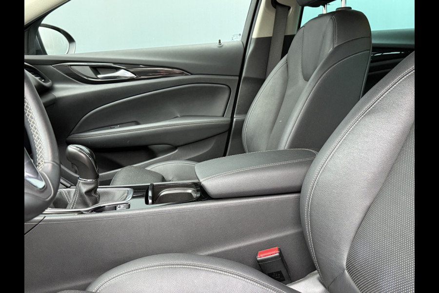 Opel Insignia Sports Tourer BWJ 10-2020 | 1.5T 165PK Business Executive | LEER | TREKHAAK | STOELVERW | NAVI | CLIMA | CARPLAY | PDC | PRIVACY GLASS |