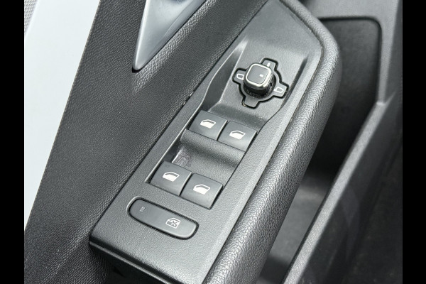 Opel Astra BWJ 2022 | 1.2 131PK Business Edition | CLIMA | NAVI | STOELVERW | PRIVACY GLASS | CAMERA A |