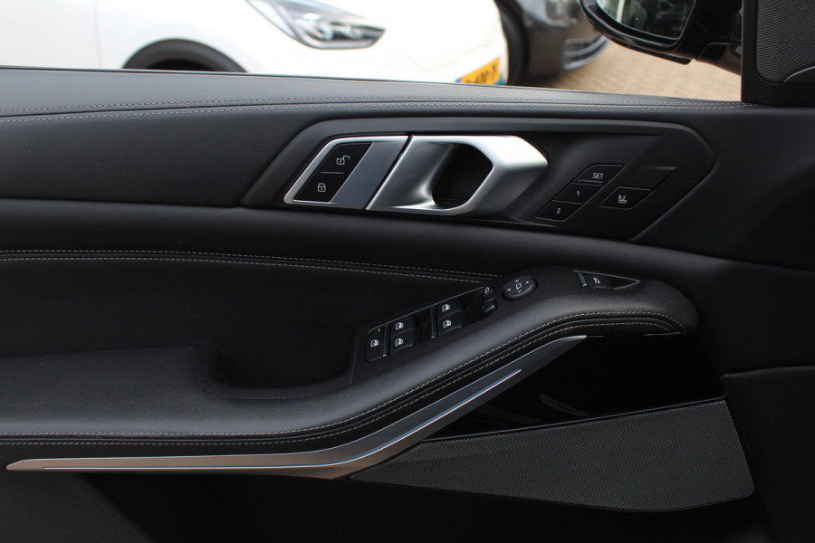 BMW X5 xDrive40i High Exe. M Sport / Panoramadak / 360Camera / Head-up / Achterasbesturing / Laser LED / Softclose / 22'' / Harman Kardon / Stoelventilatie / Stoelverwarming 4x / DAB / Dodehoek / ACC