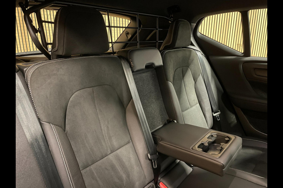 Volvo XC40 Recharge P8 AWD R-Design|91% SOH|TREKHAAK|MEMORY|1/2 LEDER|ELEK.INTR+A-KLEP|ACC|STOEL+STUURVERW|CAMERA|CARPLAY/ANDROID|