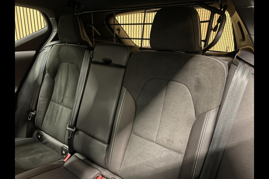 Volvo XC40 Recharge P8 AWD R-Design|91% SOH|TREKHAAK|MEMORY|1/2 LEDER|ELEK.INTR+A-KLEP|ACC|STOEL+STUURVERW|CAMERA|CARPLAY/ANDROID|