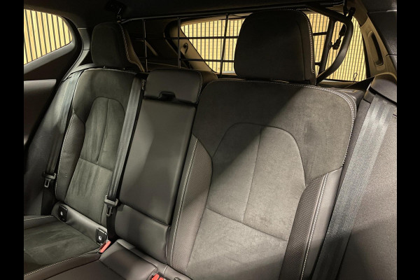 Volvo XC40 Recharge P8 AWD R-Design|91% SOH|TREKHAAK|MEMORY|1/2 LEDER|ELEK.INTR+A-KLEP|ACC|STOEL+STUURVERW|CAMERA|CARPLAY/ANDROID|