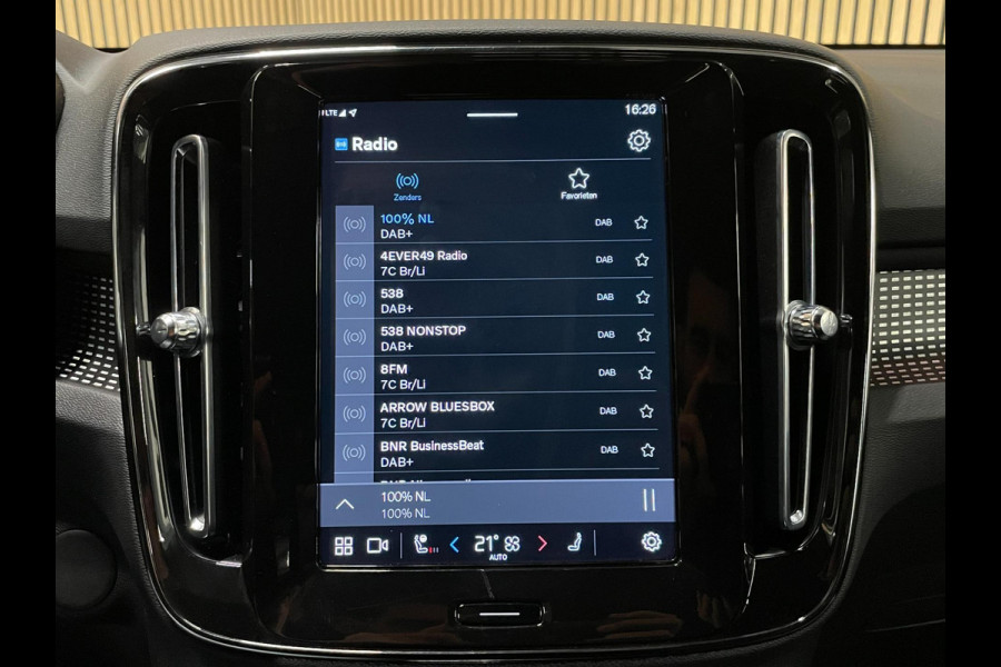 Volvo XC40 Recharge P8 AWD R-Design|91% SOH|TREKHAAK|MEMORY|1/2 LEDER|ELEK.INTR+A-KLEP|ACC|STOEL+STUURVERW|CAMERA|CARPLAY/ANDROID|