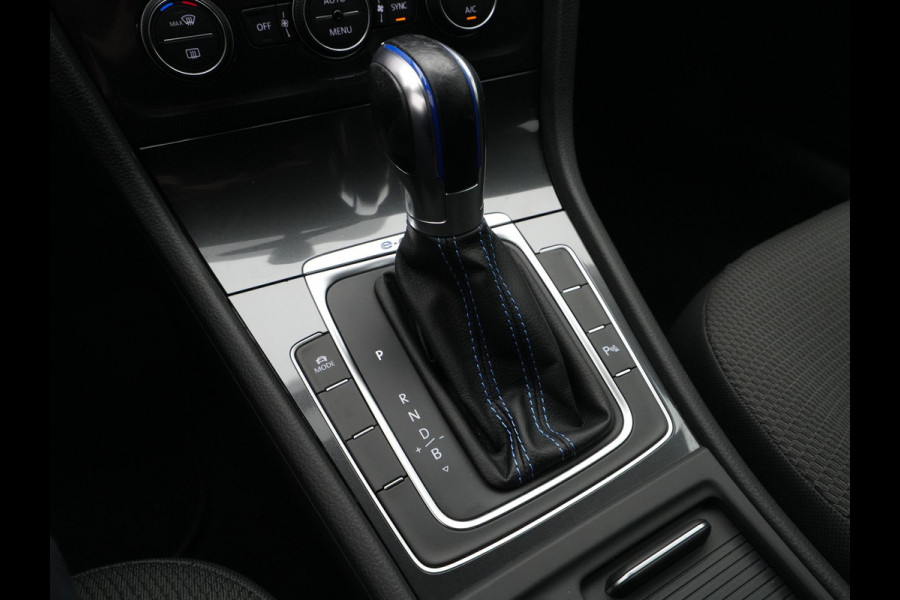Volkswagen e-Golf e-Golf 136pk Navigatie Acc Pdc Led Carplay 34