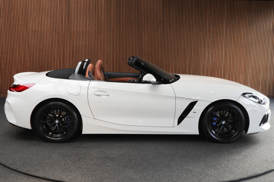 BMW Z4 Roadster sDrive30i High Exe M-pakket HUD Leer Camera PDC Stoelverwarming Stuurverwarming Memory seats LM velgen