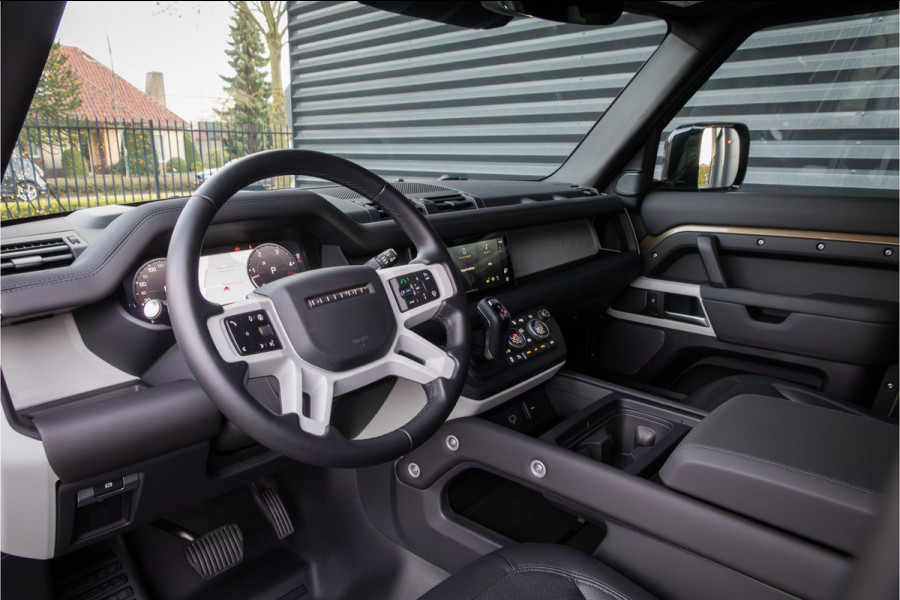 Land Rover Defender 110 3.0 D250 S Grijs kenteken - Standkachel