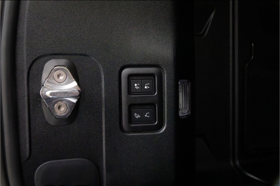 Land Rover Defender 110 3.0 D250 S Grijs kenteken - Standkachel