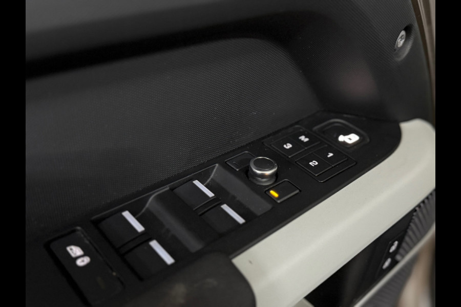 Land Rover Defender 110 2.0 D240 110 SE | Pano | Leer | Trekhaak | Memory | 360° Camera | Meridian | Luchtvering