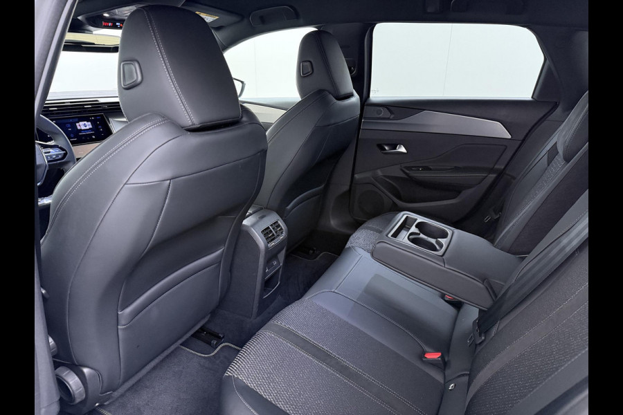 Peugeot 308 1.6 Plug-in Hybrid 225 GT PHEV |FOCAL AUDIO | ELEK. ACHTERKLEP| ADAP. CRUISE| 360 CAMERA| DODE HOEK SENSOR| SUPER COMPLEET!