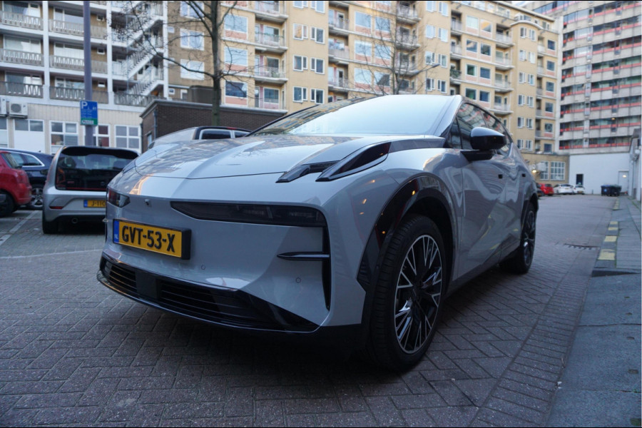 Volvo EX30 ZEEKR X AWD Privilege | 429pk | 0-100 3.8sec | Full Options | Panoramadak | Head Up Display | Sfeerverlichting | Leer | Electr stoelen + memory + massage + koeling + verwarming