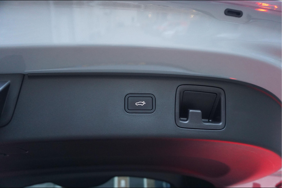 Volvo EX30 ZEEKR X AWD Privilege | 429pk | 0-100 3.8sec | Full Options | Panoramadak | Head Up Display | Sfeerverlichting | Leer | Electr stoelen + memory + massage + koeling + verwarming