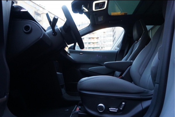 Volvo EX30 ZEEKR X AWD Privilege | 429pk | 0-100 3.8sec | Full Options | Panoramadak | Head Up Display | Sfeerverlichting | Leer | Electr stoelen + memory + massage + koeling + verwarming