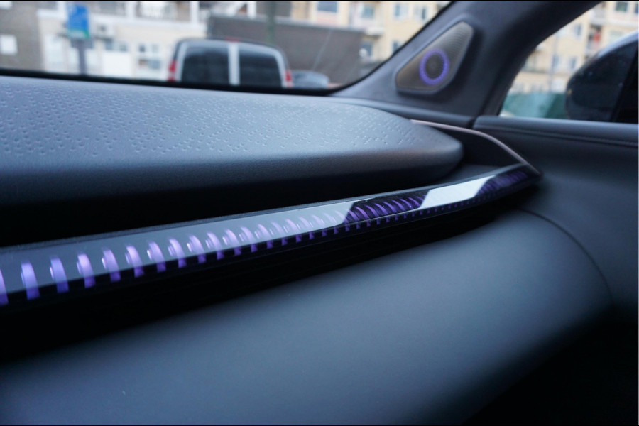 Volvo EX30 ZEEKR X AWD Privilege | 429pk | 0-100 3.8sec | Full Options | Panoramadak | Head Up Display | Sfeerverlichting | Leer | Electr stoelen + memory + massage + koeling + verwarming