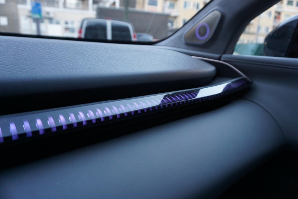 Volvo EX30 ZEEKR X AWD Privilege | 429pk | 0-100 3.8sec | Full Options | Panoramadak | Head Up Display | Sfeerverlichting | Leer | Electr stoelen + memory + massage + koeling + verwarming