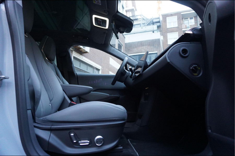 Volvo EX30 ZEEKR X AWD Privilege | 429pk | 0-100 3.8sec | Full Options | Panoramadak | Head Up Display | Sfeerverlichting | Leer | Electr stoelen + memory + massage + koeling + verwarming