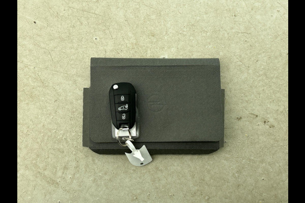 Opel Vivaro 2.0 145 pk L3H1 Edition Automaat Navigatie Cruise control Camera Airco Trekhaak