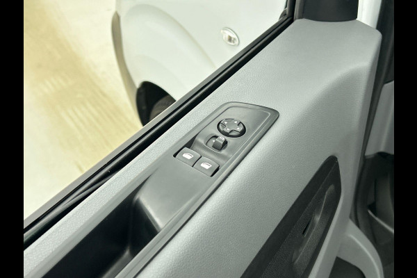 Opel Vivaro 2.0 145 pk L3H1 Edition Automaat Navigatie Cruise control Camera Airco Trekhaak