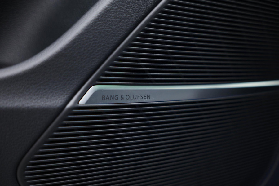 Audi Q8 60 TFSI e quattro Pro Line S Competition |Pano|RS-Zetels|HUD|4-Wielsturing|B&O|