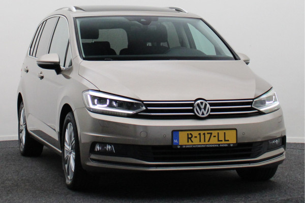 Volkswagen Touran 1.4 TSI DSG Highline Business R Panoramadak, ACC, Camera, Navigatie, Bluetooth, LED, Trekhaak, 17''