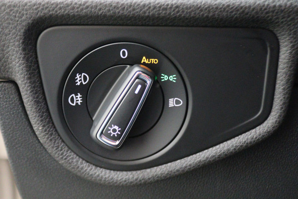 Volkswagen Touran 1.4 TSI DSG Highline Business R Panoramadak, ACC, Camera, Navigatie, Bluetooth, LED, Trekhaak, 17''