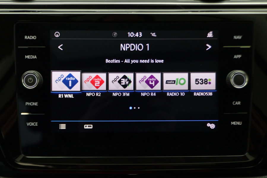 Volkswagen Touran 1.4 TSI DSG Highline Business R Panoramadak, ACC, Camera, Navigatie, Bluetooth, LED, Trekhaak, 17''