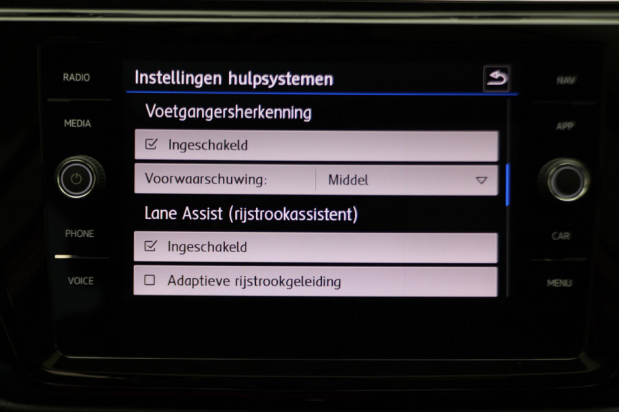 Volkswagen Touran 1.4 TSI DSG Highline Business R Panoramadak, ACC, Camera, Navigatie, Bluetooth, LED, Trekhaak, 17''