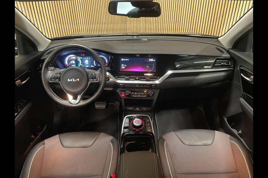 Kia e-Niro DynamicLine 64 kWh|100%SOH|NW LOGO|FACELIFT|3-FASE|LEDER|ACC|CARPLAY|CAMERA|STOEL+STUURVERW|IN. BTW|1e EIG|NL-AUTO|NAP|
