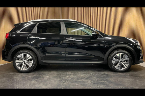 Kia e-Niro DynamicLine 64 kWh|100%SOH|NW LOGO|FACELIFT|3-FASE|LEDER|ACC|CARPLAY|CAMERA|STOEL+STUURVERW|IN. BTW|1e EIG|NL-AUTO|NAP|