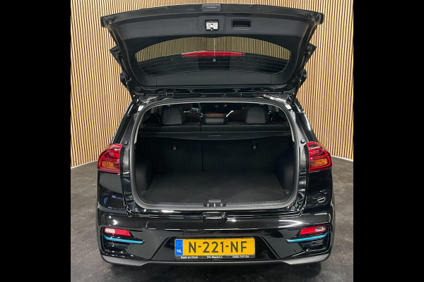 Kia e-Niro DynamicLine 64 kWh|100%SOH|NW LOGO|FACELIFT|3-FASE|LEDER|ACC|CARPLAY|CAMERA|STOEL+STUURVERW|IN. BTW|1e EIG|NL-AUTO|NAP|