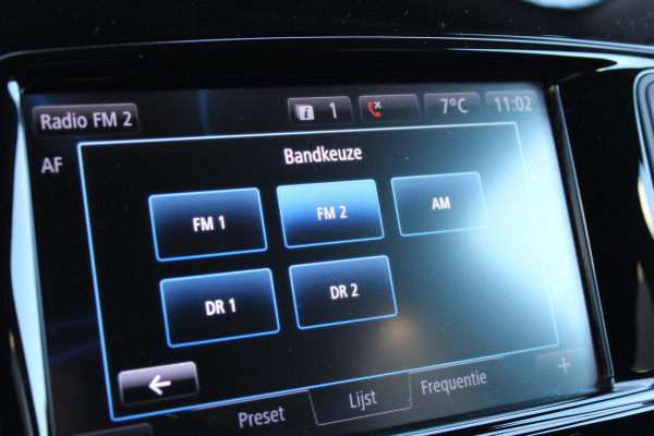 Renault Captur 1.3 TCe 150PK Intens | BLIS | Navigatie | Camera | Cruise Control | Keyless