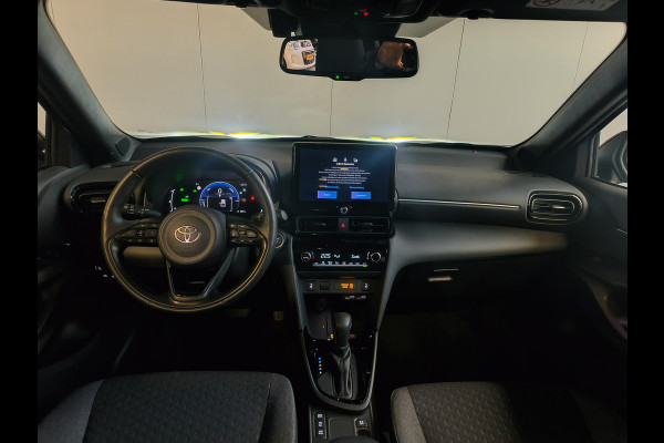 Toyota Yaris Cross 1.5 Hybrid 115 Dynamic AUTOMAAT uit 2025 Rijklaar + fabrieksgarantie tot 2030 Henk Jongen Auto's in Helmond,  al 50 jaar service zoals 't hoort!