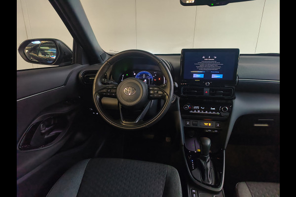 Toyota Yaris Cross 1.5 Hybrid 115 Dynamic AUTOMAAT uit 2025 Rijklaar + fabrieksgarantie tot 2030 Henk Jongen Auto's in Helmond,  al 50 jaar service zoals 't hoort!