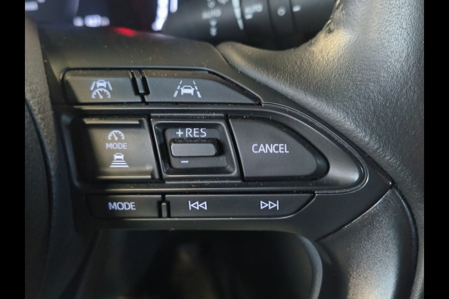 Toyota Yaris Cross 1.5 Hybrid 115 Dynamic AUTOMAAT uit 2025 Rijklaar + fabrieksgarantie tot 2030 Henk Jongen Auto's in Helmond,  al 50 jaar service zoals 't hoort!