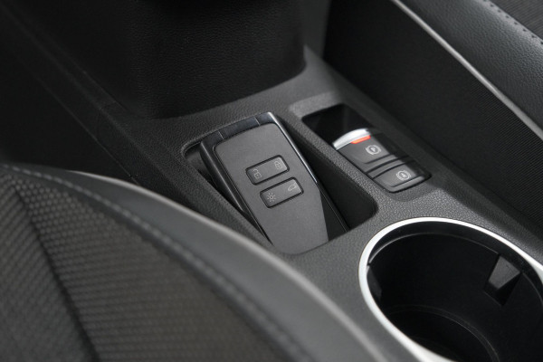 Renault Captur TCe 140 EDC Intens | Trekhaak | Camera | BOSE Audio | 9.3 Inch Groot Scherm