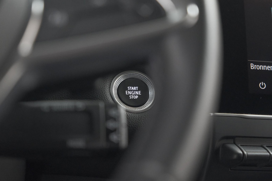 Renault Captur TCe 140 EDC Intens | Trekhaak | Camera | BOSE Audio | 9.3 Inch Groot Scherm