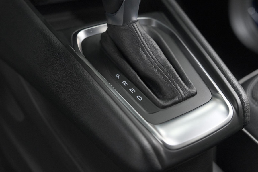 Renault Captur TCe 140 EDC Intens | Trekhaak | Camera | BOSE Audio | 9.3 Inch Groot Scherm