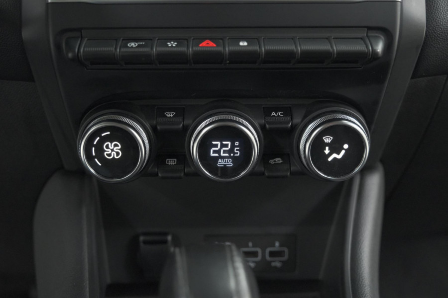 Renault Captur TCe 140 EDC Intens | Trekhaak | Camera | BOSE Audio | 9.3 Inch Groot Scherm