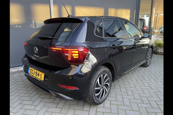 Volkswagen Polo 1.0 TSI Life Edition Achteruitrijcamera - Airco - Parkeersensoren voor en achter - Navigatiesysteem - Cruise control - Bluetooth - Stuur multifunctioneel - Start/stop systeem - Licht metalen velgen 15 inch - Radi