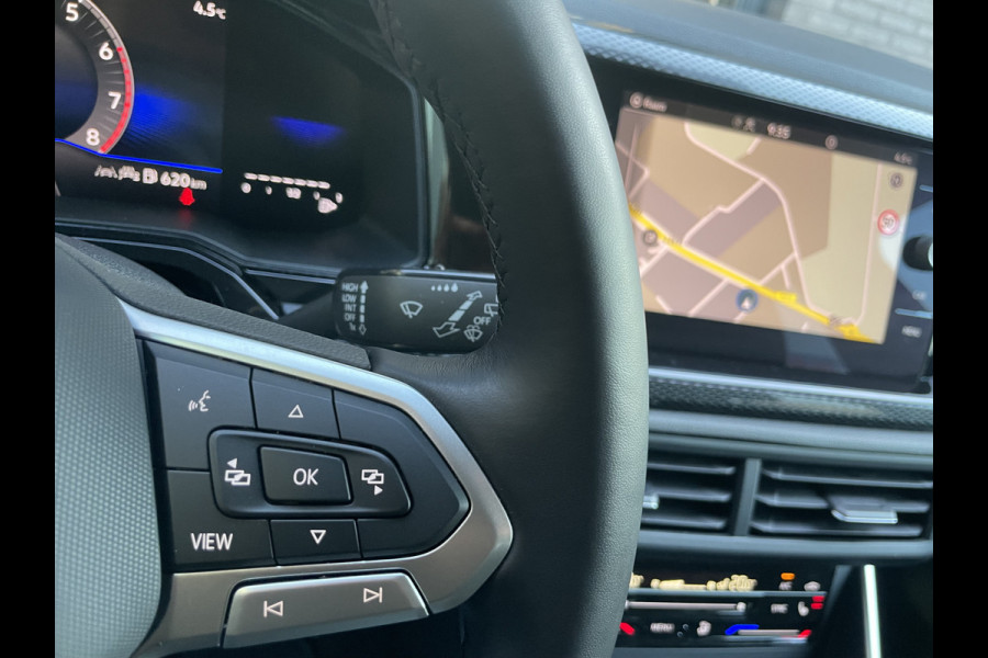 Volkswagen Polo 1.0 TSI Life Edition Achteruitrijcamera - Airco - Parkeersensoren voor en achter - Navigatiesysteem - Cruise control - Bluetooth - Stuur multifunctioneel - Start/stop systeem - Licht metalen velgen 15 inch - Radi