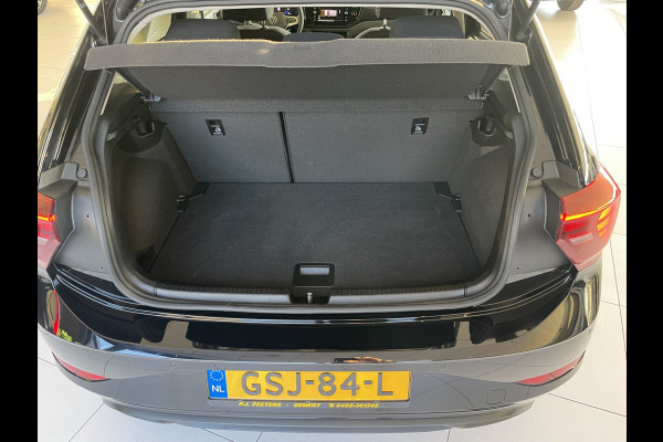 Volkswagen Polo 1.0 TSI Life Edition Achteruitrijcamera - Airco - Parkeersensoren voor en achter - Navigatiesysteem - Cruise control - Bluetooth - Stuur multifunctioneel - Start/stop systeem - Licht metalen velgen 15 inch - Radi