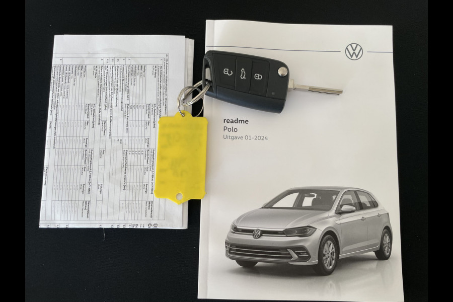 Volkswagen Polo 1.0 TSI Life Edition Achteruitrijcamera - Airco - Parkeersensoren voor en achter - Navigatiesysteem - Cruise control - Bluetooth - Stuur multifunctioneel - Start/stop systeem - Licht metalen velgen 15 inch - Radi