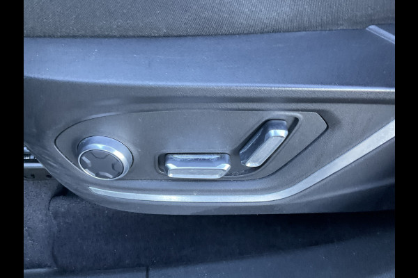 Lynk & Co 01 1.5 PHEV Carplay Pano.dak Adapt.Cruise Hoge zit Plug-in