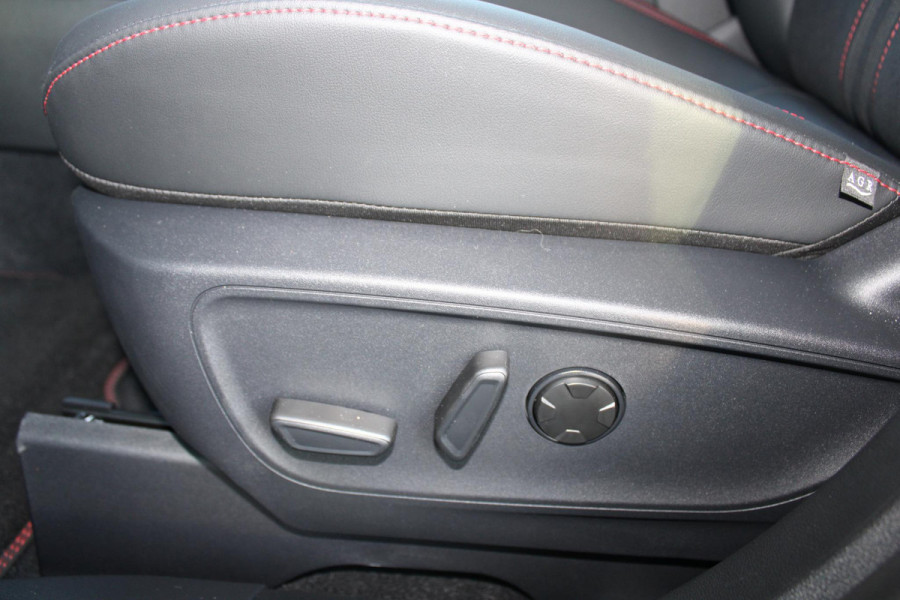 Ford Kuga 2.5 PHEV ST-Line X 243pk | Driver Assistance Pack | Winterpack | Wegklapbare Trekhaak | 19 inch Licht metalen Velgen | Matrix Led incl. Coast to Coast