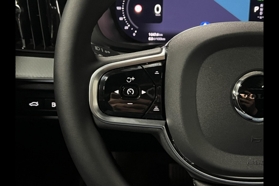 Volvo XC60 2.0 T8 Plug-in hybrid AWD Ultra Black Edition Luchtvering | Open dak | Adapt. cruise control | Harman Kardon | 360° Camera | Head-up | Pilot assist
