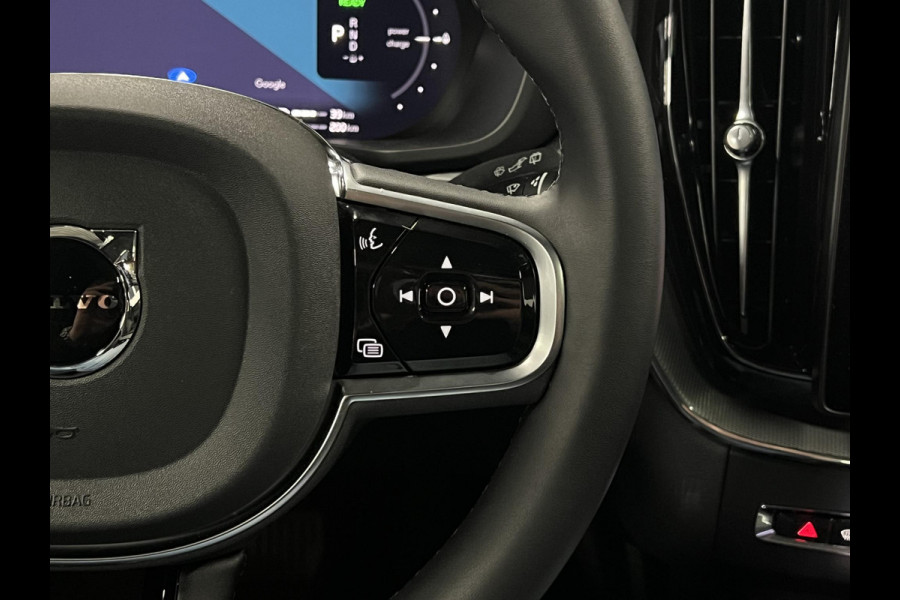 Volvo XC60 2.0 T8 Plug-in hybrid AWD Ultra Black Edition Luchtvering | Open dak | Adapt. cruise control | Harman Kardon | 360° Camera | Head-up | Pilot assist