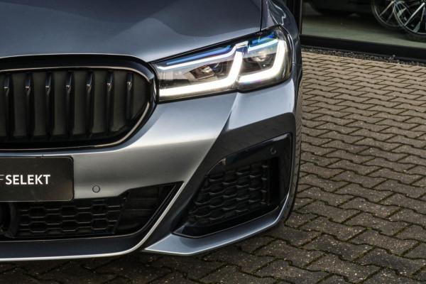 BMW 5 Serie Touring 530e xDrive M-Sport | Trekhaak | Pano | Soft close | Laser | Massage | Ambient Air | Head Up | Achterassturing