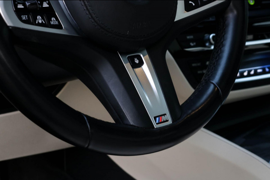 BMW 5 Serie Touring 530e xDrive M-Sport | Trekhaak | Pano | Soft close | Laser | Massage | Ambient Air | Head Up | Achterassturing