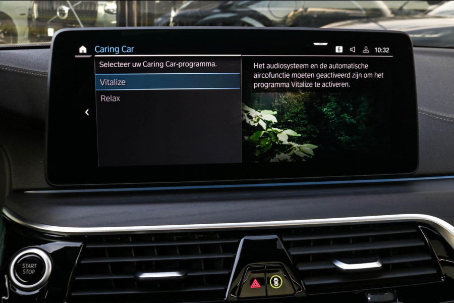 BMW 5 Serie Touring 530e xDrive M-Sport | Trekhaak | Pano | Soft close | Laser | Massage | Ambient Air | Head Up | Achterassturing